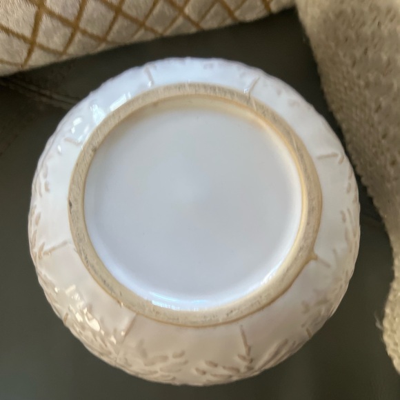 Pretty WHITE Ceramic SNOWY EVERGREEN TREES Candle Holder PLANTER Container - Picture 6 of 12